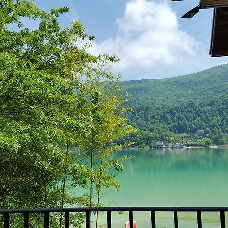 Готель Les Sirenes Lepin-le-Lac Екстер'єр фото