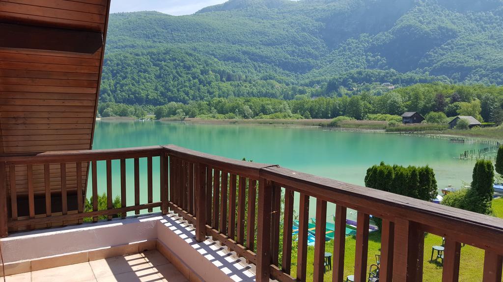 Готель Les Sirenes Lepin-le-Lac Екстер'єр фото