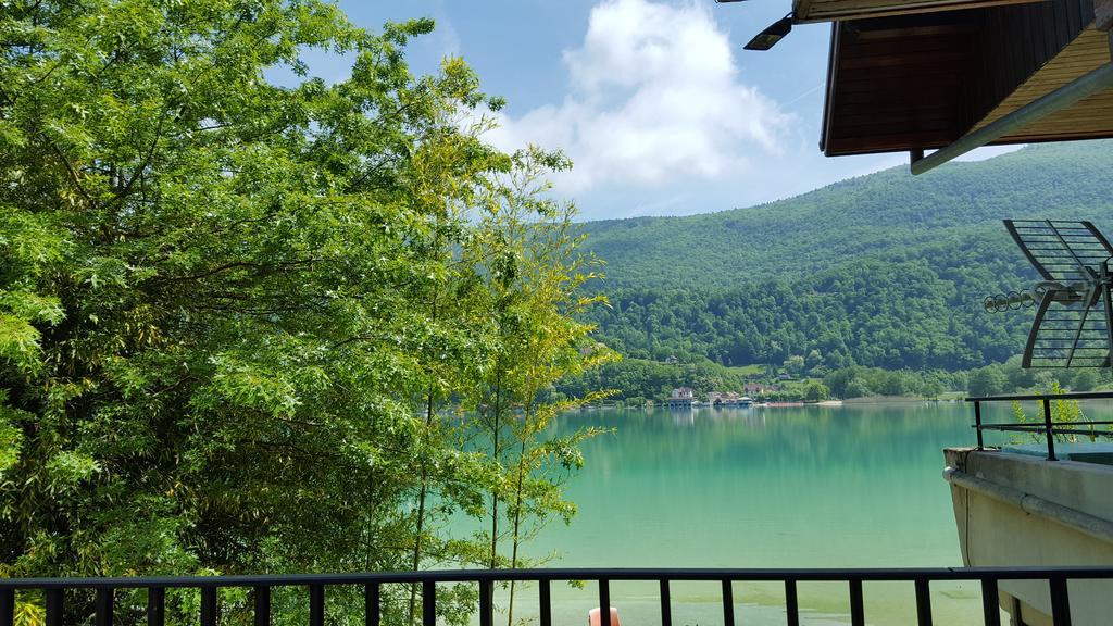 Готель Les Sirenes Lepin-le-Lac Екстер'єр фото