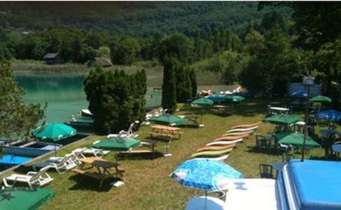 Готель Les Sirenes Lepin-le-Lac Екстер'єр фото